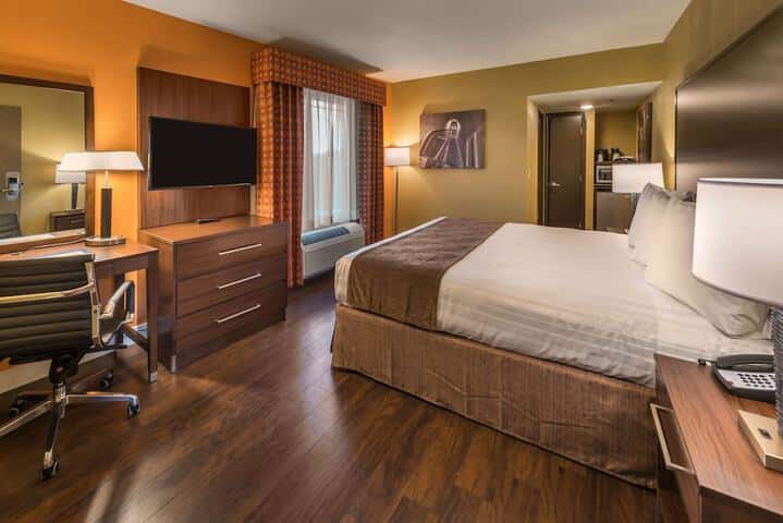 Room 2 of 9