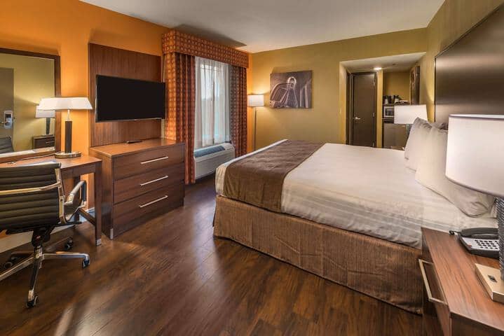 Room 2 of 9